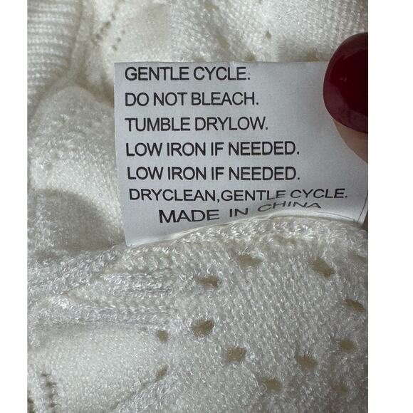 NWOT Women's Crochet Knit Ruffle Ivory Shorts Beach Cover Up Size S - Picture 4 of 5